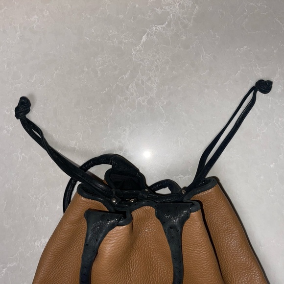 EUC See By Chloe Vintage Tan and Black Shoulder Bag with Textured Leather - Picture 4 of 9